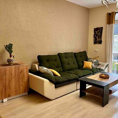 Cozy 2Br Oasis In Central Burgas Esterno foto