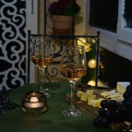 Cozy 2Br Oasis In Central Burgas Esterno foto
