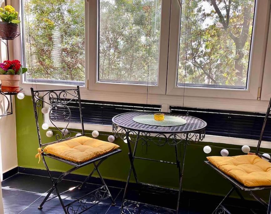 Cozy 2Br Oasis In Central Burgas Esterno foto