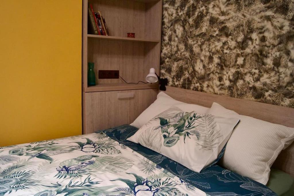 Cozy 2Br Oasis In Central Burgas Esterno foto