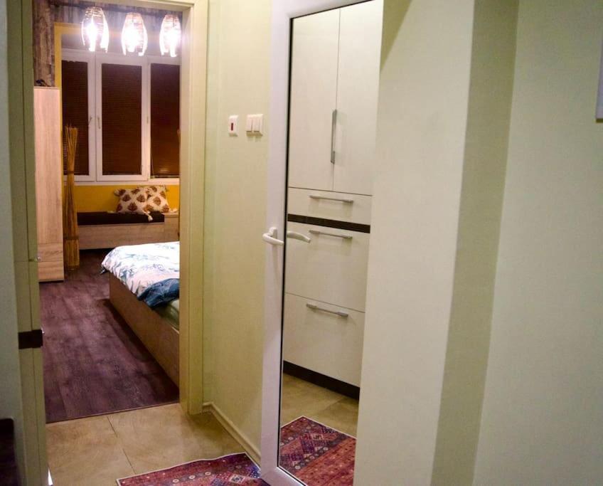 Cozy 2Br Oasis In Central Burgas Esterno foto