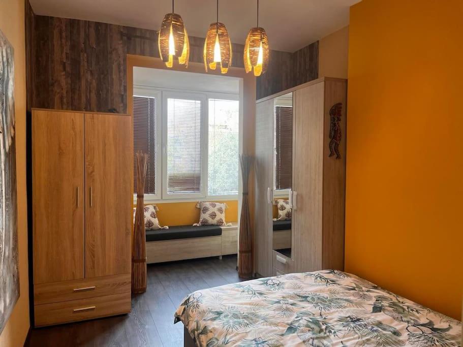 Cozy 2Br Oasis In Central Burgas Esterno foto