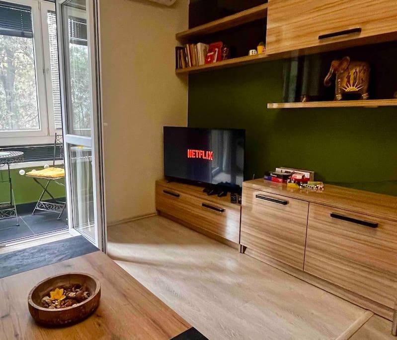 Cozy 2Br Oasis In Central Burgas Esterno foto